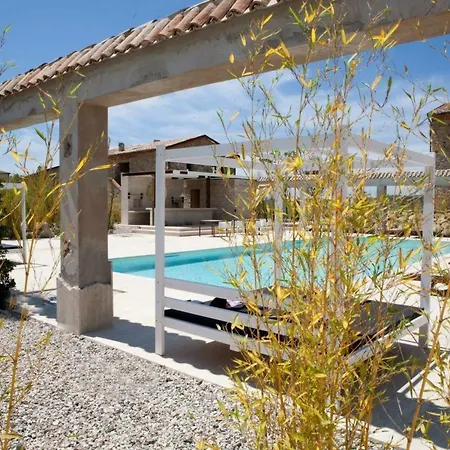 Aria Mit Gemeinschaftspool By Interhome